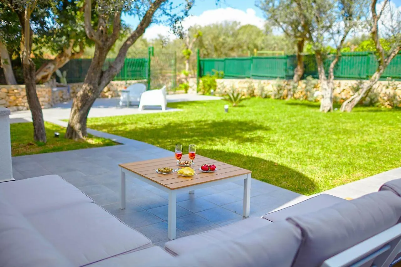 Casa Del Melograno Con Idromassaggio E Giardino Villa Terrasini 0*,  Italië
